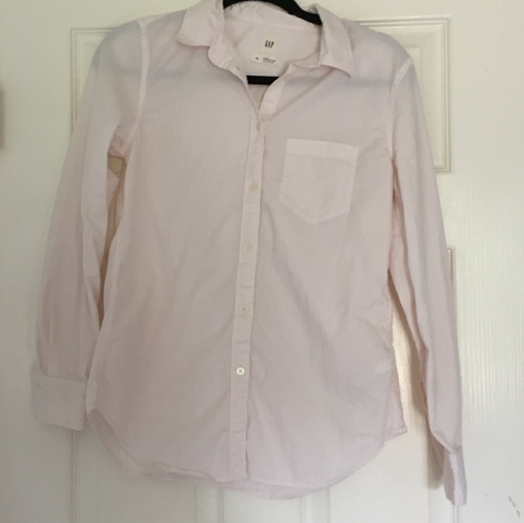 GAP Fitted Boyfriend Button Up - Picture 3 of 3